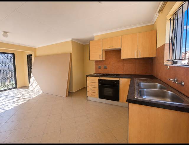 3 BEDROOM HOUSE FOR SALE IN BEDWORTH PARK
